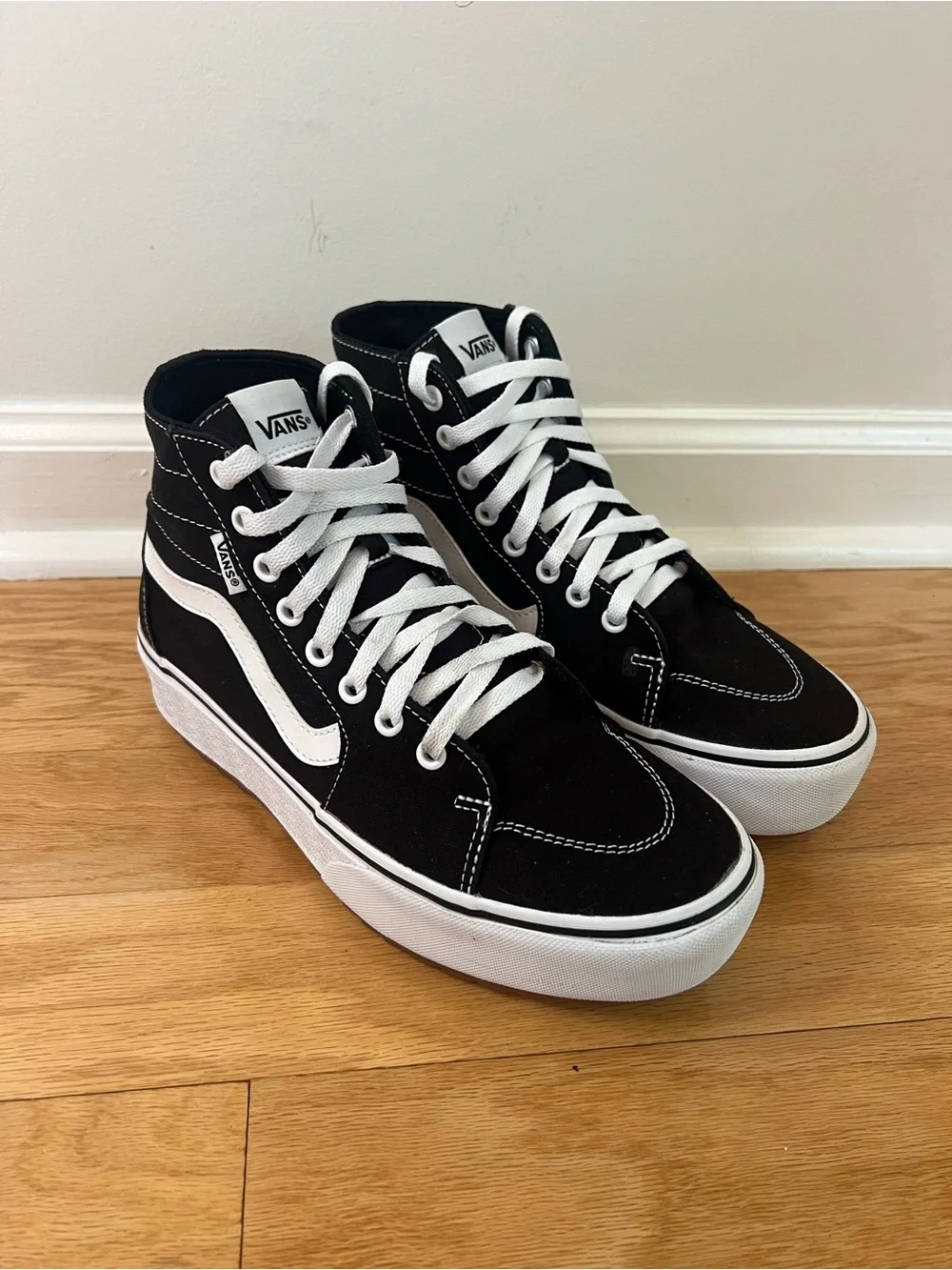 NWOT Vans Filmore Hi Tapered Platform ST Women’s Sneakers